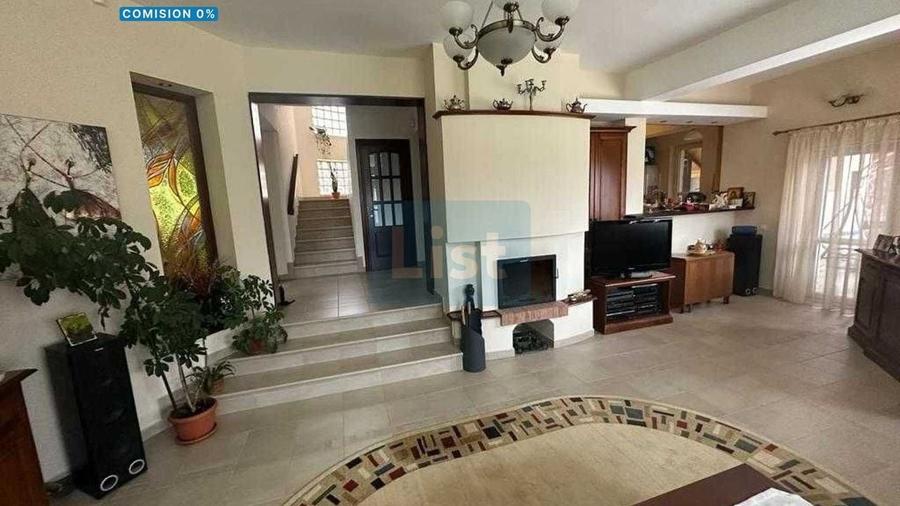 Casă cu 7 camere cu Canalizare în Chicerea