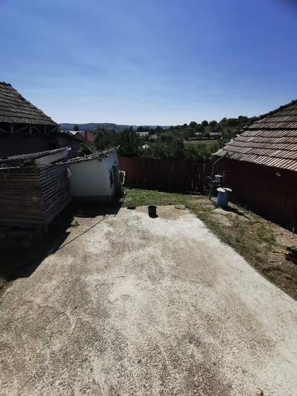 Casă individuală cu 2 camere cu Teren 700 Mp în Dumești