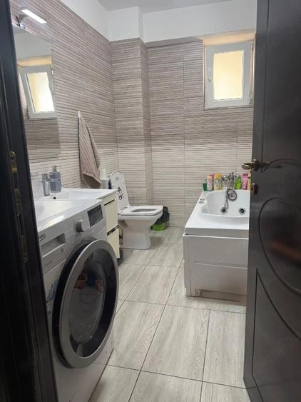 Apartament cu 3 camere decomandat în Cug