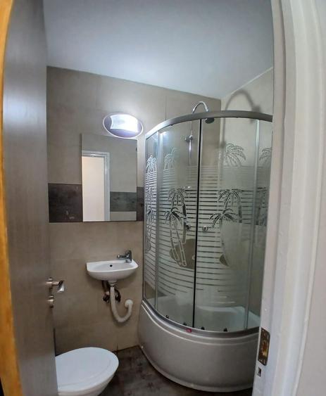 Apartament cu 2 camere decomandat în Drumul Taberei