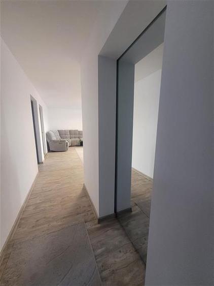 Casă individuală cu 4 camere cu Teren 500 Mp în Nisipari
