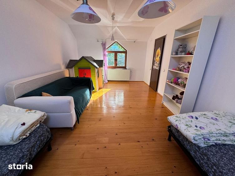 Casă cu 5 camere cu Teren 147 Mp în Ceangăi