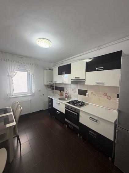 Inchiriez apartament 2 camere - 1