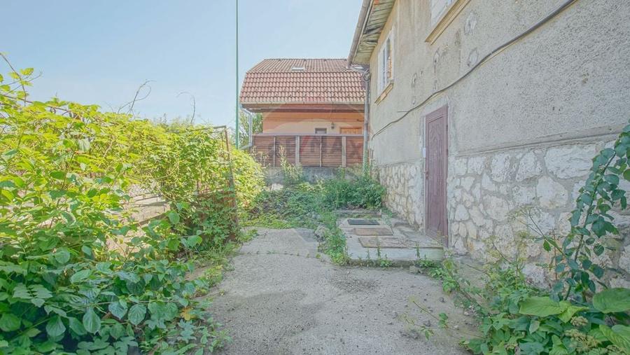 Casă cu 4 camere cu Teren 104 Mp în Centrul Civic