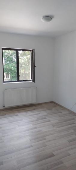 Apartament cu 3 camere decomandat în Sebastian
