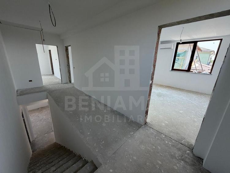 Casă cu 5 camere cu Teren 500 Mp în Cârcea