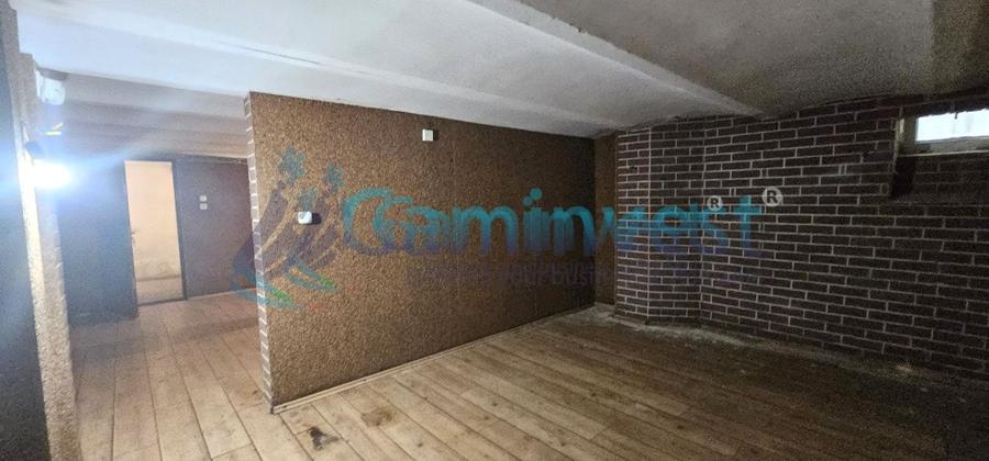 Casă individuală cu 4 camere cu Canalizare în Ultracentral