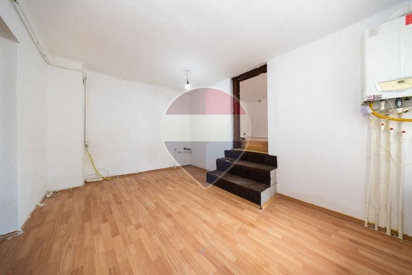 Casă individuală cu 2 camere cu Teren 191 Mp în Schei