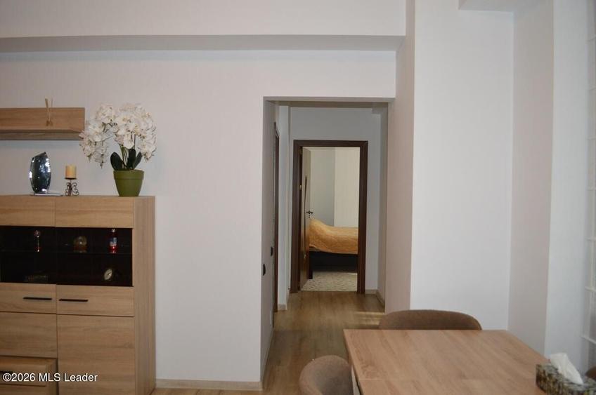Apartament cu 3 camere decomandat, mobilat în Central