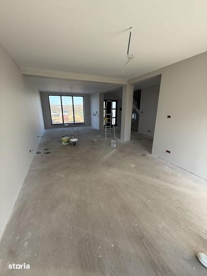 Casă cu 4 camere cu Teren 390 Mp în Bariera Vâlcii