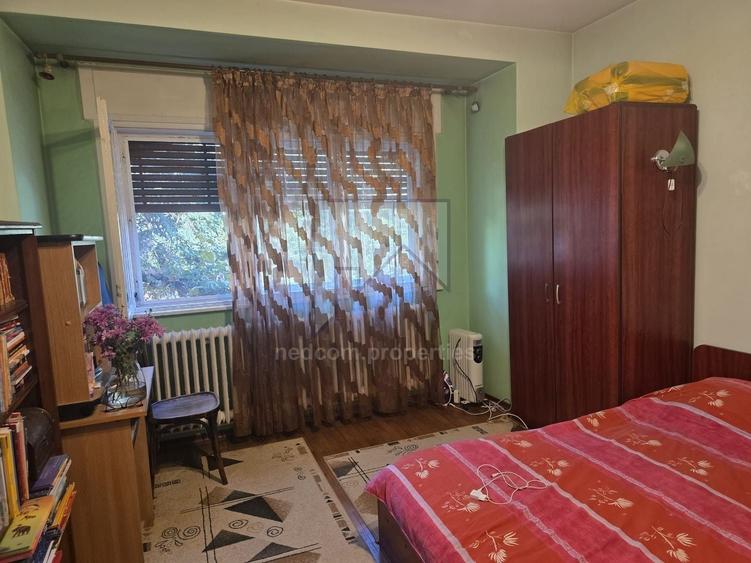 Casă individuală cu 5 camere cu Canalizare în Doamna Ghica