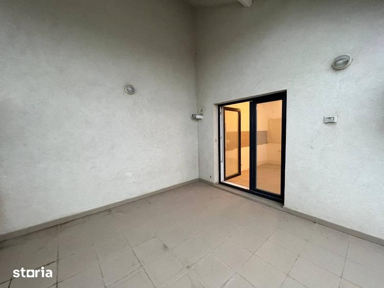 Apartament cu 4 camere decomandat în Titan