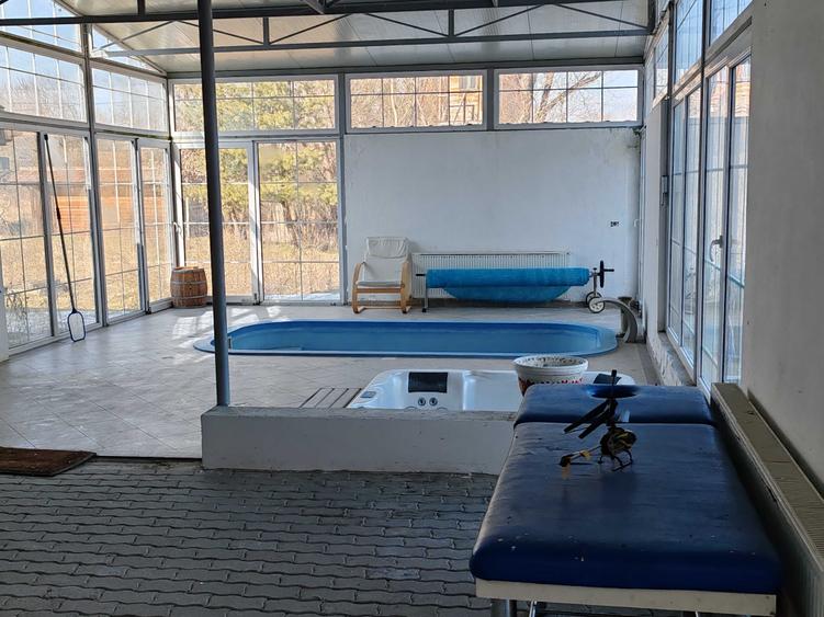Casă cu 4 camere în Cuveșdia