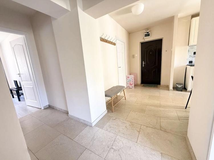Apartament cu 3 camere decomandat în Răcădău