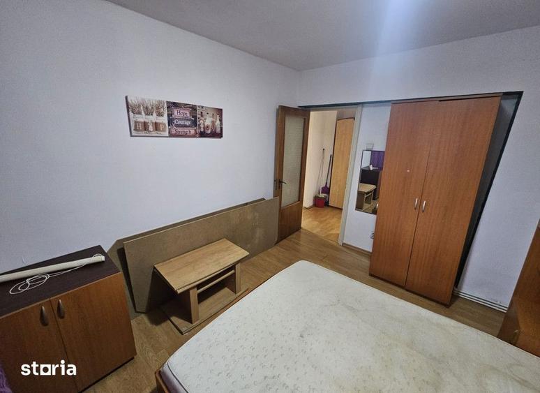 Apartament cu 3 camere, mobilat în Dacia