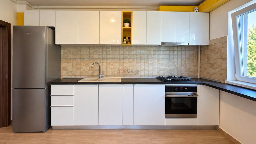 Apartament cu 3 camere decomandat, mobilat în Ozana