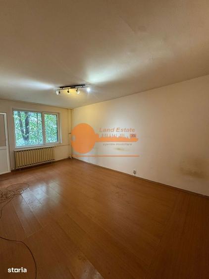 Apartament cu 3 camere în Crângași