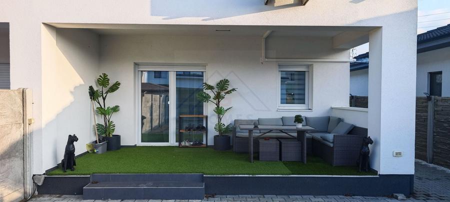Duplex cu 5 camere cu Canalizare în Moșnița Nouă