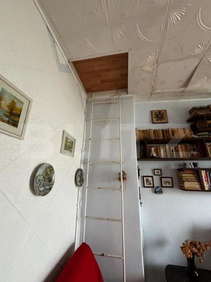 Casă individuală cu 6 camere cu Canalizare în Est