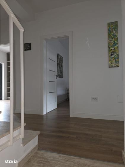 Apartament cu 5 camere în Subcetate