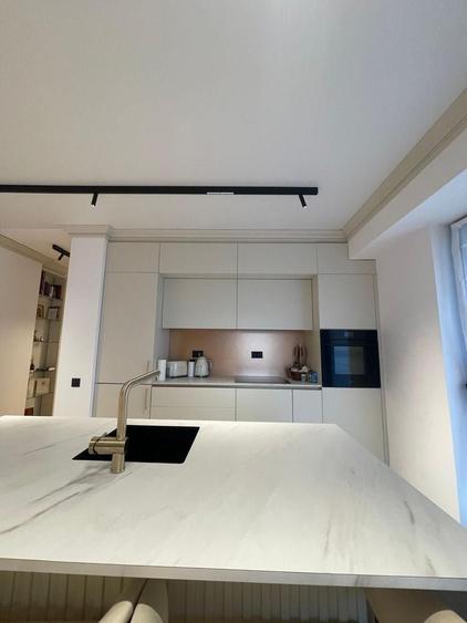 Apartament cu 3 camere semidecomandat, mobilat în Floreasca