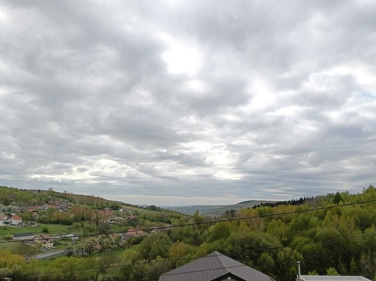 Casă individuală cu 5 camere cu Canalizare în Feleacu