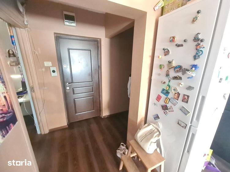 Apartament cu 3 camere decomandat în Est