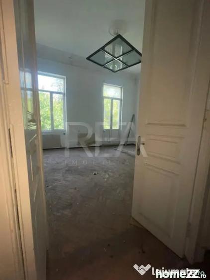 Casă cu 60 camere cu Teren 687 Mp în Unirii