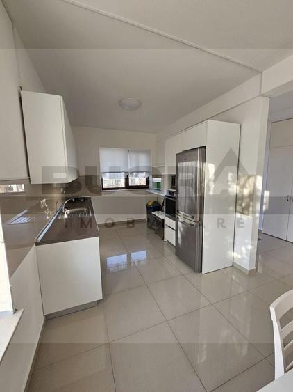 Duplex cu 5 camere cu Canalizare în Europa
