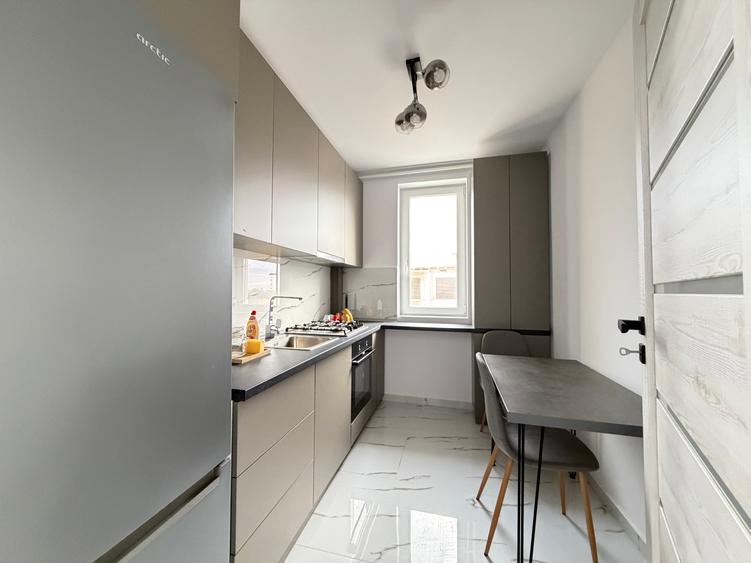 Apartament cu 2 camere decomandat în Giroc