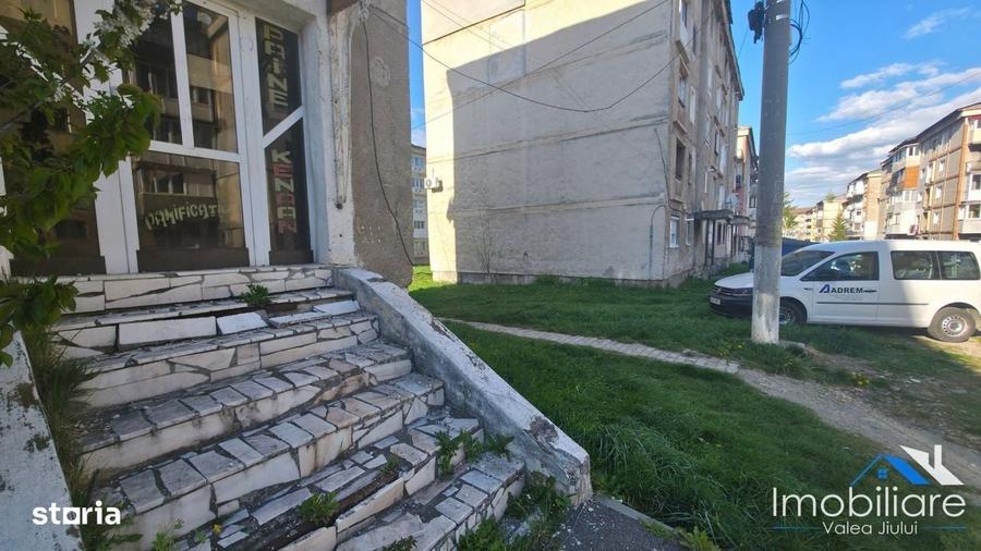 Spațiu comercial, de 26 mp, în Uric