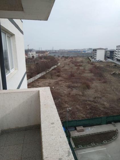 Garsonieră decomandată în Apărătorii Patriei