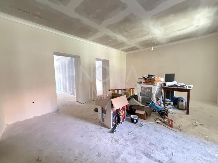 Apartament cu 3 camere semidecomandat în Ultracentral