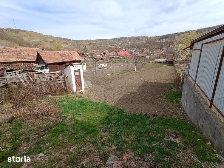Casă cu 2 camere cu Teren 720 Mp în Central