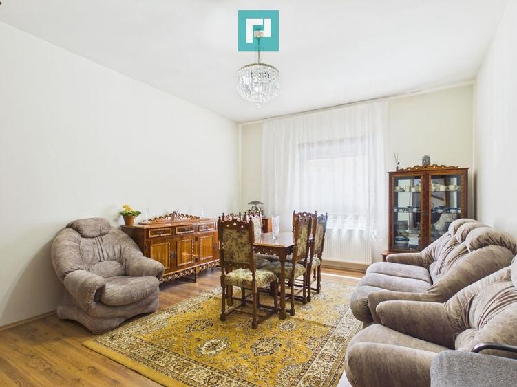 Casă individuală cu 6 camere cu Canalizare în Ultracentral
