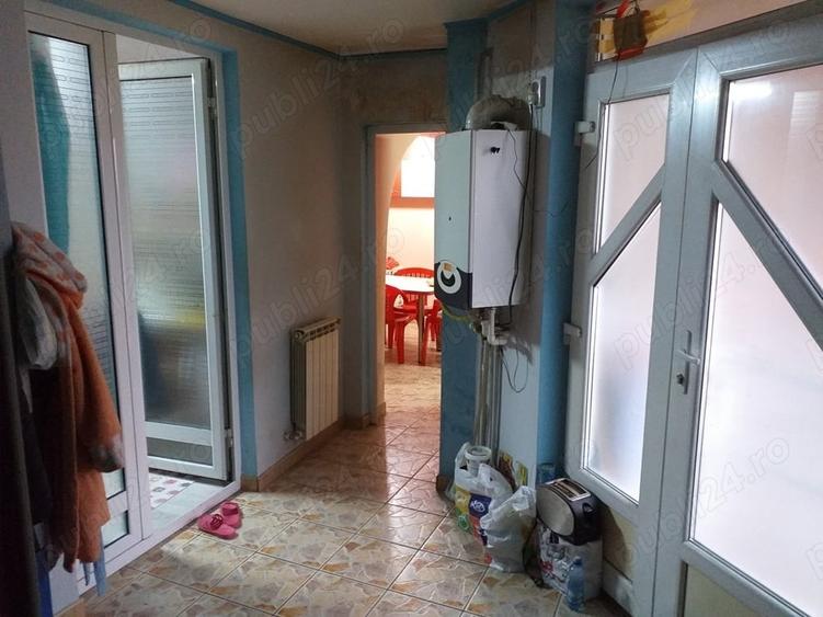 Casă cu 4 camere în Central