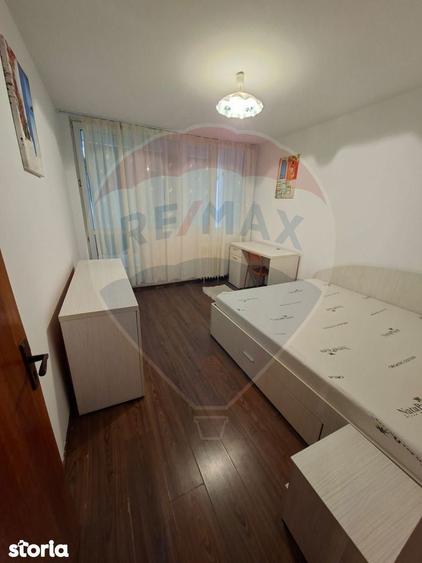 Apartament cu 3 camere semidecomandat în Sălăjan