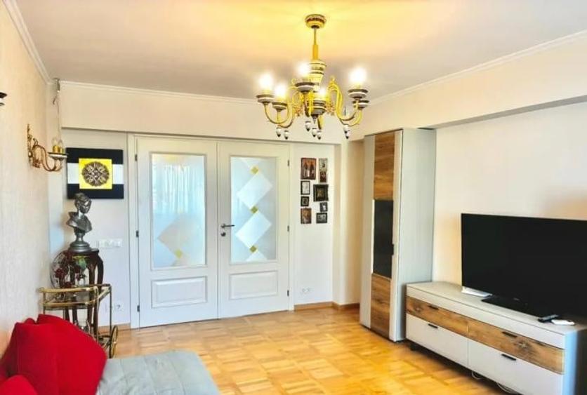 Apartament cu 4 camere decomandat, mobilat în 13 Septembrie