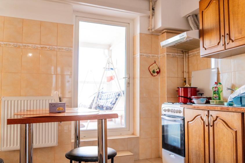 Apartament cu 2 camere decomandat în Kamsas