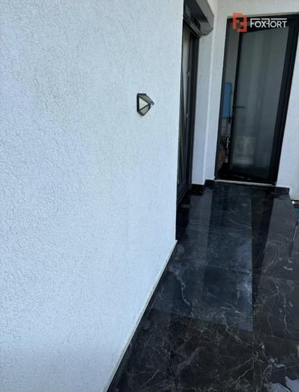 Duplex cu 4 camere cu Canalizare în Giarmata