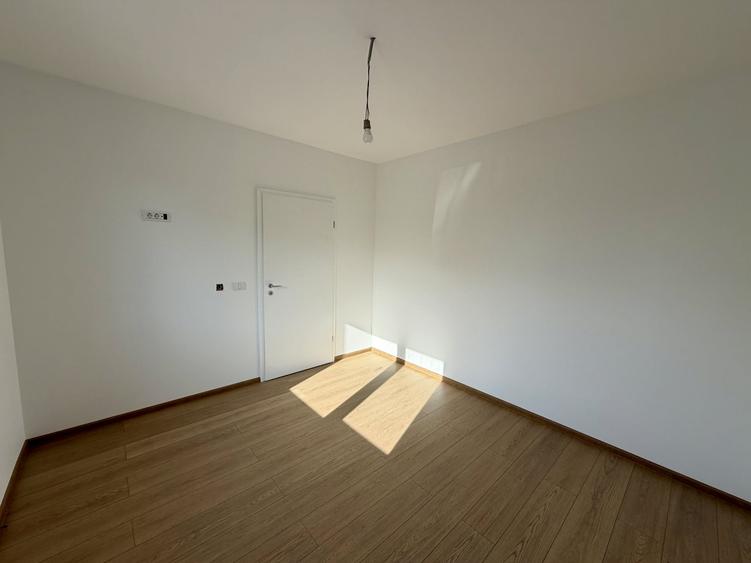 Duplex cu 3 camere cu Teren 300 Mp în Moșnița Nouă
