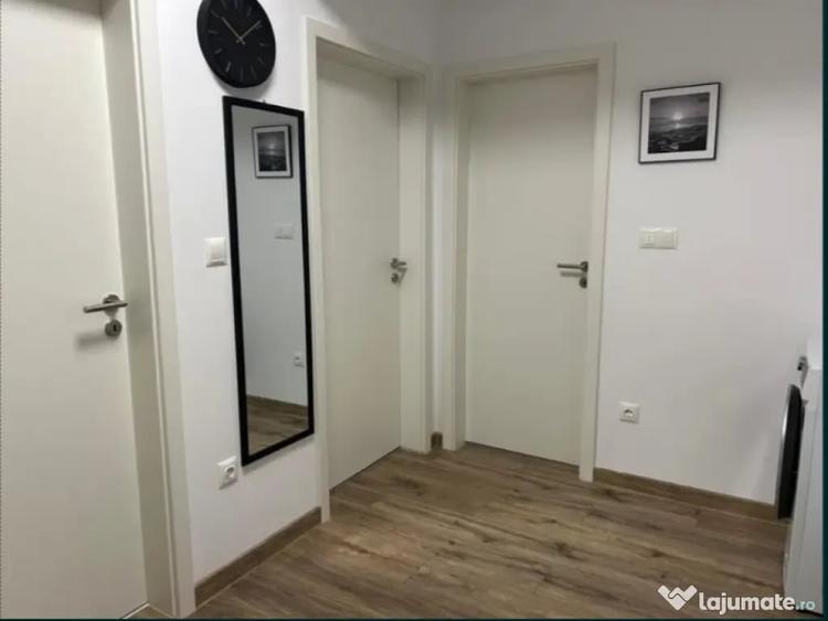 Garsonieră decomandată în Central