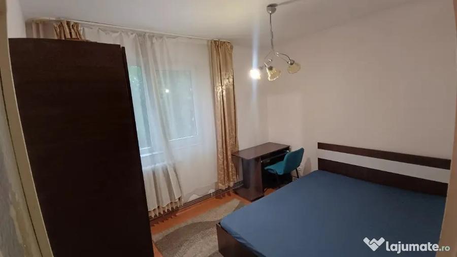 Apartament cu 2 camere decomandat în Podu Roș