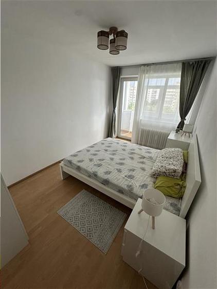 Apartament cu 3 camere decomandat în Drumul Taberei