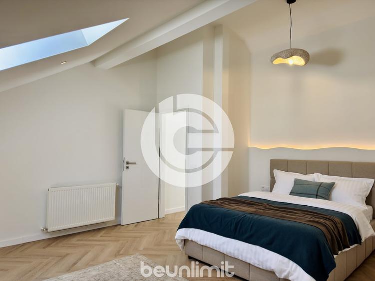 Penthouse cu 4 camere decomandat, mobilat în Cristian