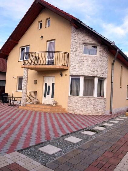 Casă individuală cu 5 camere cu Canalizare în Bărăbanț