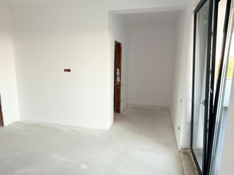 Duplex cu 4 camere cu Canalizare în Dumbrăvița