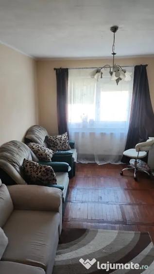 Apartament cu 2 camere decomandat în Anda
