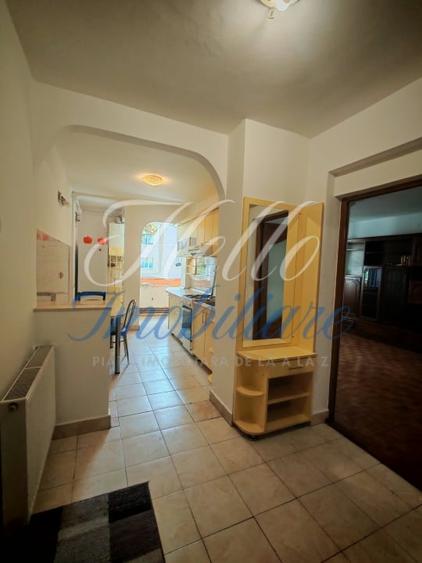 Apartament cu 2 camere decomandat în Gruia