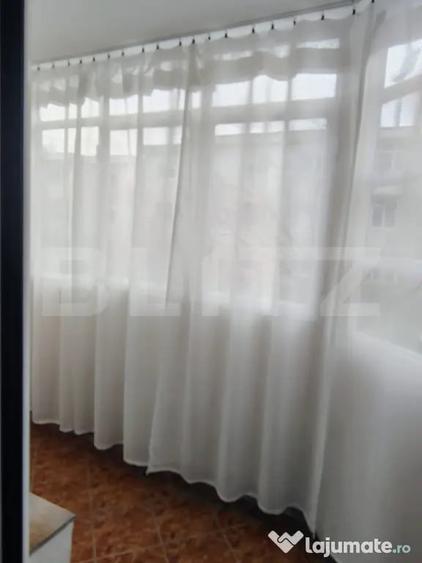 Apartament cu 3 camere decomandat în Ultimul leu